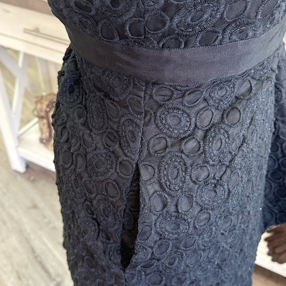 BCBGMAXAZRIA Strapless Black Lace Dress with White Pleated Trim fits like size 4 - Picture 8 of 11